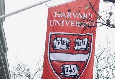 Harvard'dan fon kesintilerine karşı önlem: Araştırma için 250 milyon dolar ayıracak!