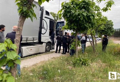 Ankara'dan yola çıkan Tır sürücüsü aracında asılı halde ölü bulundu