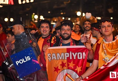 Ankara'da Galatasaray taraftarları şampiyonluğu kutladılar