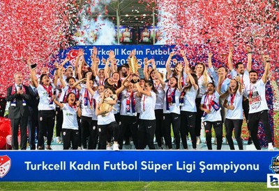 ABB FOMGET, görkemli törenle şampiyonluk kupasını aldı