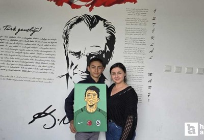 Ankaralı öğrenci, resim sergisinde Muslera tablosu ile beğeni topladı
