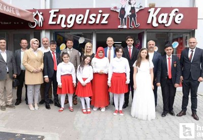 Özel öğrenciler Kahramankazan Belediyesi Engelsiz Kafe'de sergi açtı