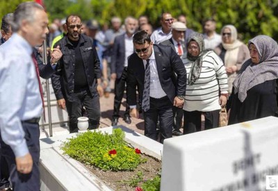 Başkan Çırpanoğlu şehitlikte düzenlenen anma programına katıldı