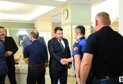 Başkan Selim Çırpanoğlu Kahramankazan Belediyesi'nde personellerle bayramlaştı