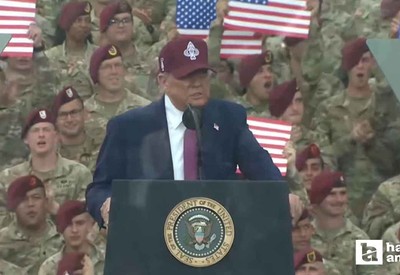 Trump Amerikan bayrağını yakanlara 1 yıl hapis cezası istedi