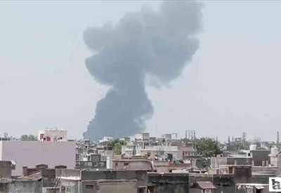 Hindistan'da yolcu uçağı kalkıştan 5 dakika sonra düştü