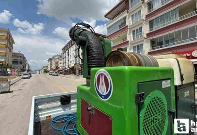Sincan Belediyesi haşere ve sineklere karşı ilaçlamalarını sıklaştırdı