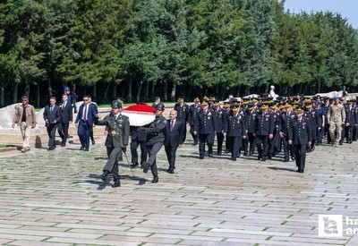 Jandarma heyeti 186. kuruluş yıl dönümü nedeniyle Anıtkabir'i ziyaret etti