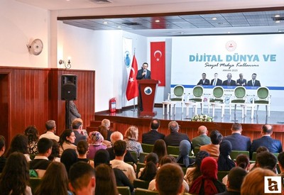 Altındağ Belediyesi Dijital Dünya ve Sosyal Medya Kullanımı paneline ev sahipliği yaptı