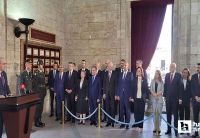 TBMM Başkanı Kurtulmuş ve Başkanlık Divanı üyelerinden Anıtkabir ziyareti