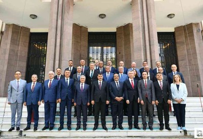Vali Şahin, vali yardımcıları ve kaymakamlar için düzenlenen veda programına katıldı