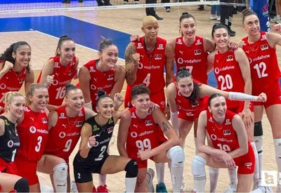Filenin Sultanları Dominik Cumhuriyeti'ni set vermeden 3-0'la geçti