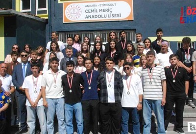 Ankaragücü yöneticileri, Cemil Meriç Anadolu Lisesi'ndeki karne törenine katıldılar