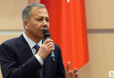 Bakan Yerlikaya 446 düzensiz göçmenin yakalandığını açıkladı
