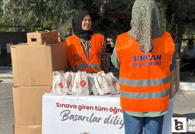 Sincan Belediyesi 52 okulda sınav öncesi simit ve meyve suyu ikramı yaptı