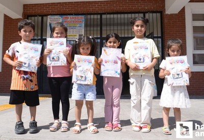 Kahramankazan Belediyesi birinci sınıf öğrencilerine boyama kitabı hediye etti