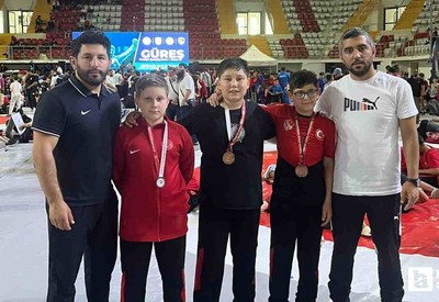 Altındağ Belediyesi'nin minik sporcuları Sivas'tan madalyalarla dönüyorlar