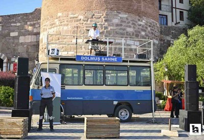 ABB'nin desteklediği Dolmuş Sahne ev sahipliğinde Ankara Kalesi'nde konser