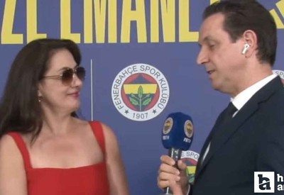 FB forma lansmanına katılan Meltem Cumbul kırmızı elbisesiyle gündem oldu