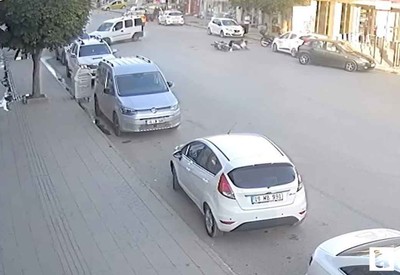 Çorum'da araba ile motosiklet çarpıştı: 2 yaralı!