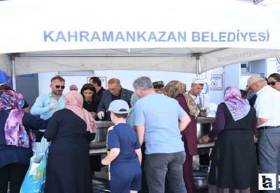 Kahramankazan Belediyesi geleneği bozmadı: Aşure dağıtıldı