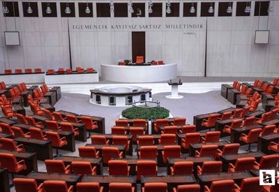 En düşük emekli maaşını 16.881 TL'ye çıkaran kanun teklifi yasalaştı