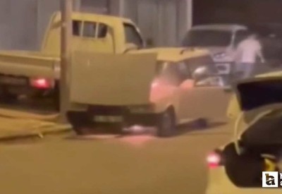 Keçiören'de otomobilde çıkan yangını vatandaşlar söndürdü