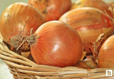 Kuru soğanı evlerde aylarca bozulmadan saklamanın püf noktası!