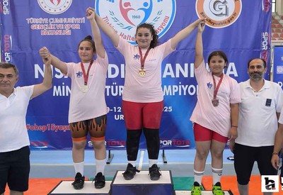 Pursaklar Belediyesi Spor Kulübü, halterde Türkiye 3.'sü oldu