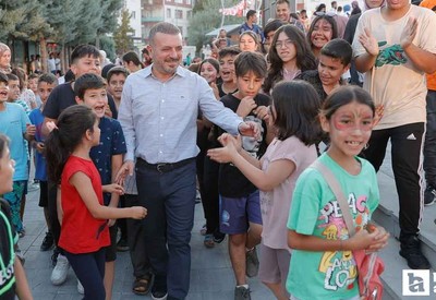 Sincan Belediyesinin hafta sonu çocuk şenliğine yoğun ilgi