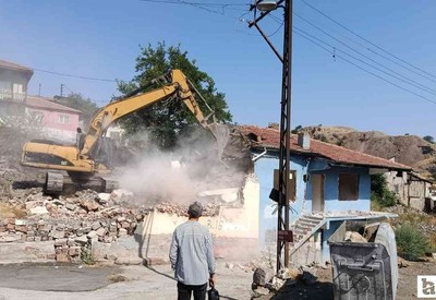 Altındağ Belediyesi metruk yapıları yıkmaya devam ediyor
