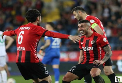 Metehan ve diğer 10'lar!