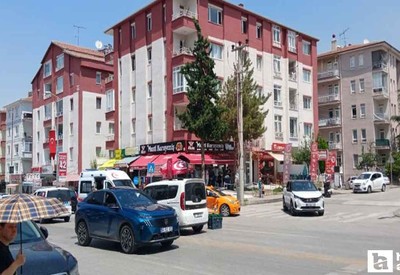 Sincan'da taksi ile otomobil çarpıştı: 1 yaralı