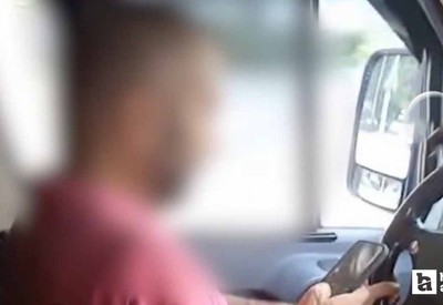 Ankara'da seyir halindeyken cep telefonu kullanan dolmuş şoförüne para cezası kesildi