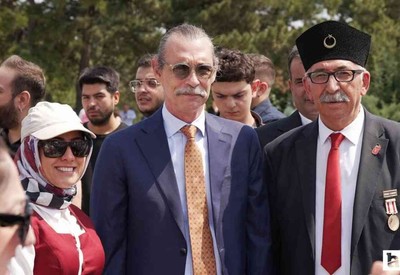 Erdal Beşikçioğlu Lozan Zaferi'nin Anıtkabir'deki anma törenine katıldı