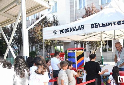 Pursaklar Belediyesi'nin düzenlediği 4.Pursaklar Çocuk Şenliği tüm hızıyla devam ediyor