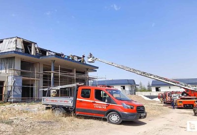 Gölbaşı'nda inşatta çıkan yangın panik yarattı