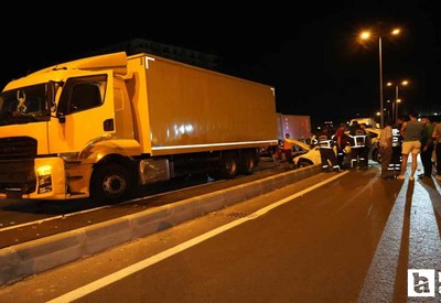 Kırıkkale-Ankara karayolu üzerinde kargo kamyonu ile otomobil çarpıştı!
