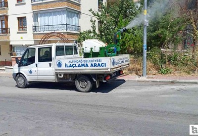 Altındağ Belediyesi böcek, sinek ve haşerelere karşı ilaçlama çalışması yapıyor