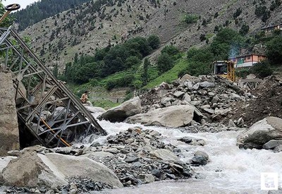 Pakistan'ın kuzeyindeki seller 351 can aldı!