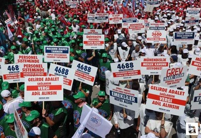 Kamu görevlileri Toplu Sözleşme çerçevesinde iş bırakma eylemi yaptı