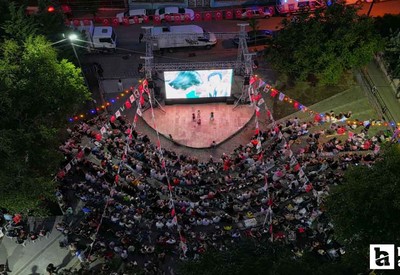 Keçiören Belediyesi'nin açık havada sinema etkinliği Kibar Feyzo ile sürüyor