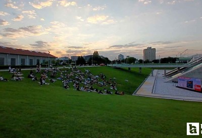 Ankara'da açık hava sineması: Yemyeşil çimlerin üzerinde, yıldızların altında!
