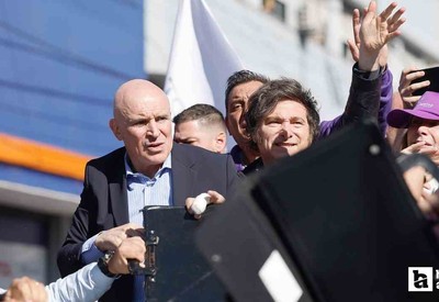 Arjantin Devlet Başkanı Javier Milei'nin konvoyuna taşlarla saldırdılar