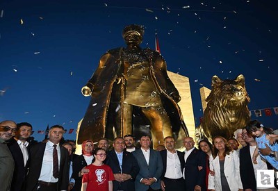 Keçiören Belediye Başkanı Özarslan, 30 Ağustos Zafer Anıtı'nın açılışını yaptı