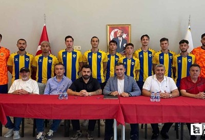 Etimesgut Spor’da toplu imza töreni düzenlendi