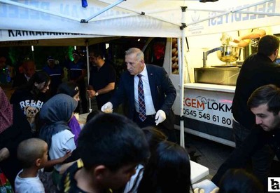 Kahramankazan Belediyesi, Mevlit Kandili'nde lokma dağıttı