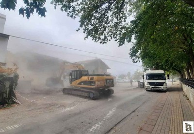 Altındağ Belediyesi metruk yapıları yıkmaya devam ediyor