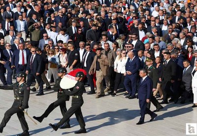 CHP Lideri Özgür Özel'den Anıtkabir ziyareti!