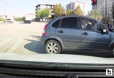 Sincan'da yaya geçidinde bekleyen öğrenci ölümden son anda kurtuldu